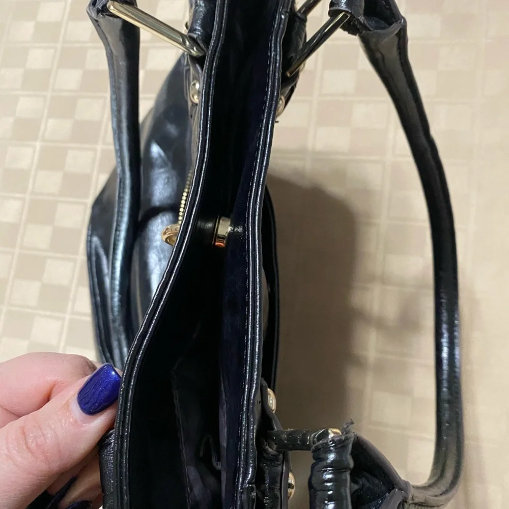 Anne Klein AK Zip Closure Tote/Purse/Bag Black Faux Reptile Gold‎ EUC 14” x 12”